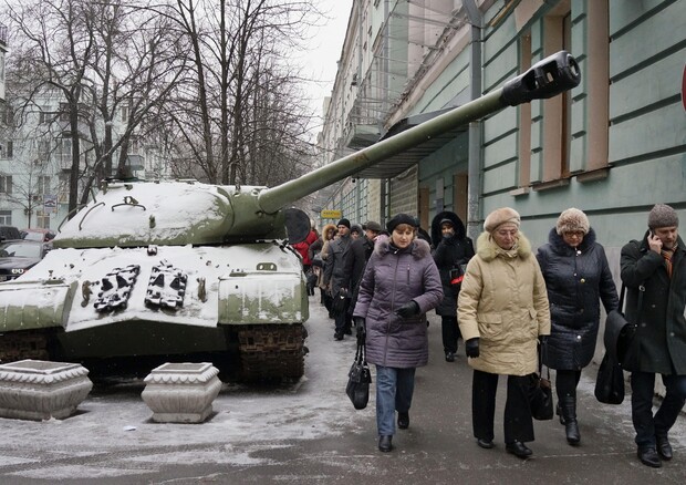 Ucraina: Ue prolunga sanzioni a settembre, pronta altri passi © AP