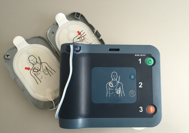Un defibrillatore © ANSA