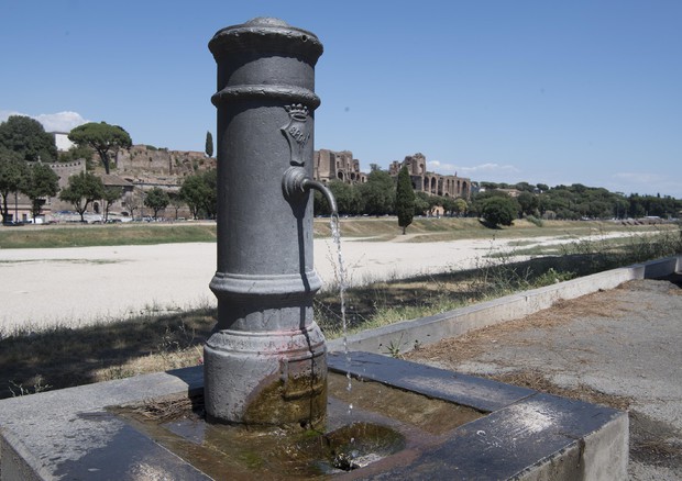 Giornata Acqua: Utilitalia, da noi acquedotti vecchi © ANSA