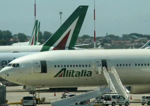 Alitalia: Ue, primo incontro con ministri positivo © ANSA