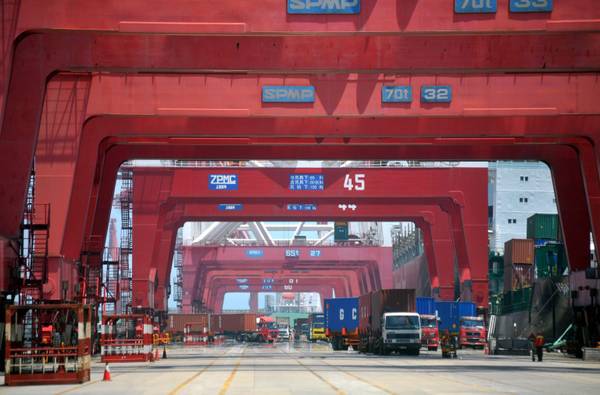 Il porto di  Qingdao in Cina [ARCHIVE MATERIAL 20110611 ]