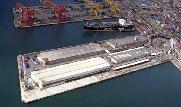 Il Terminal Frutta del porto di Genova