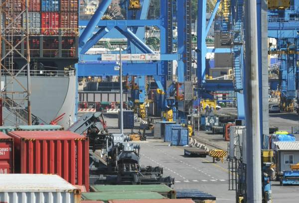 Porti: Genova; consorzio spedizionieri per pesa container