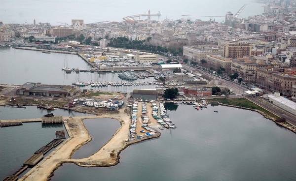Porto di Bari: veduta aerea