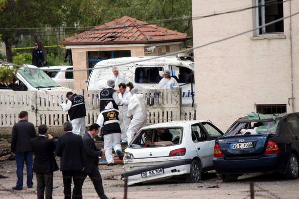 Attentato suicida contro commissariato polizia a Pinarbasi, cittadina ad est di Kayseri