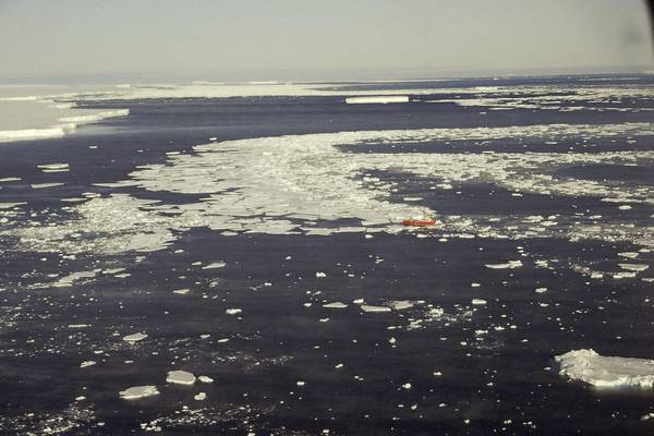 Ghiaccio marino nell'Oceano Antartico Meridionale (fonte: Richard Bintanja)