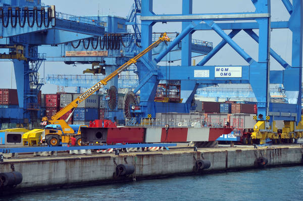 Porti: Genova; Merlo, record premia nostri investimenti