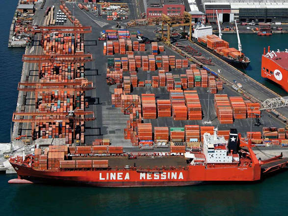Il terminal Messina nel porto di Genova (ph dal sito della società)