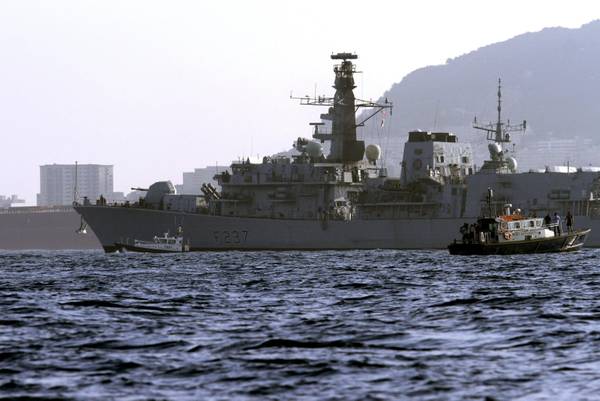 Gb: dopo 70 anni Royal Navy cambia uniforme dei marinai