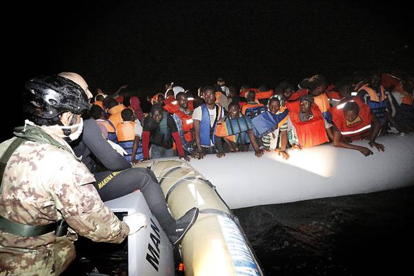 Migranti somali su un gommone alla deriva tratti in salvo nei giorni scorsi nel Canale di Sicilia