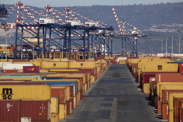 Porti: Italia perde quote nel Med, ma Gioia Tauro in ripresa