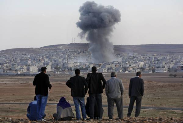Raid aerei contro le postazioni Isis a Kobane