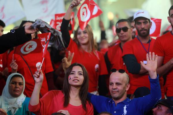 Una manifestazione di sostenitori del partito Nidaa Tounes con il candidato Beji Caid Essebsi