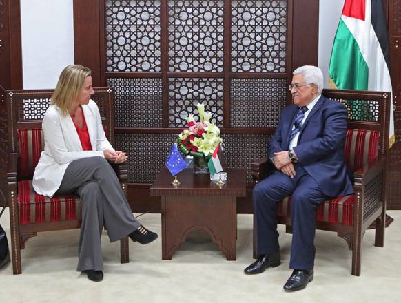 Federica Mogherini con il presidente palestinese ABu Mazen a Ramallah