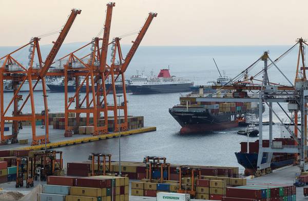 Agenti marittimi: burocrazia blocca la competitività