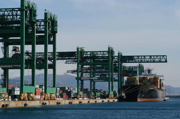 Porti: Vte (Genova) investe 40 milioni per 4 gru da banchina