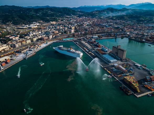 Il porto di La Spezia (ph Enrico Amici)