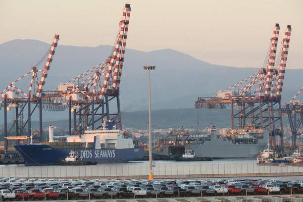 Una immagine del porto di Gioia Tauro