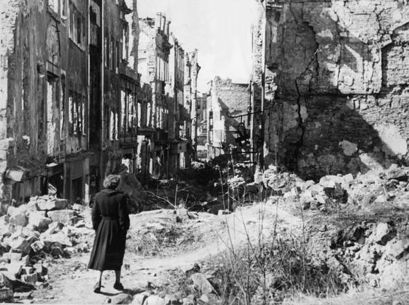 Doc on Italian carpet-bombing of Barcelona during Civil War - General news  - ANSAMed.it