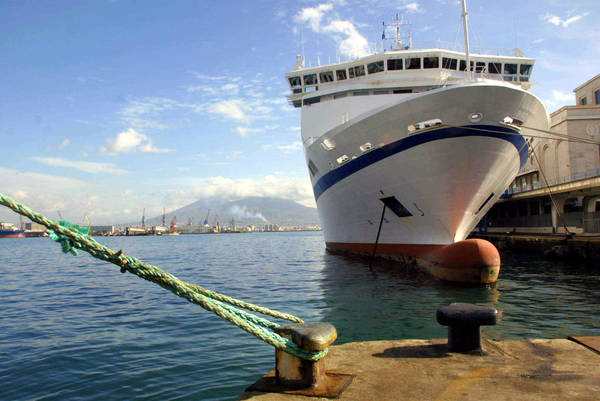 Porti: Napoli; dopo due giorni blocco accordo con sindacati