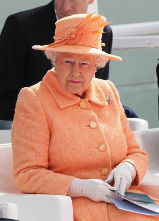 La regina battezza 'Britannia', gigante mari italiano