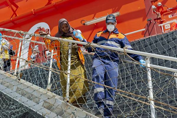 Oltre 12 mila migranti salvati da navi mercantili nei primi mesi del 2015