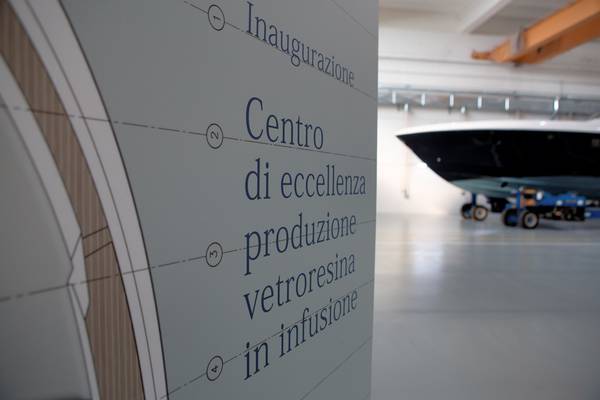 Nautica: Ferretti Group inaugura centro per produzione diretta di vetroresina