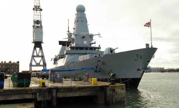 Gb: 'figuraccia' Royal Navy, in panne 6 navi nuove di zecca