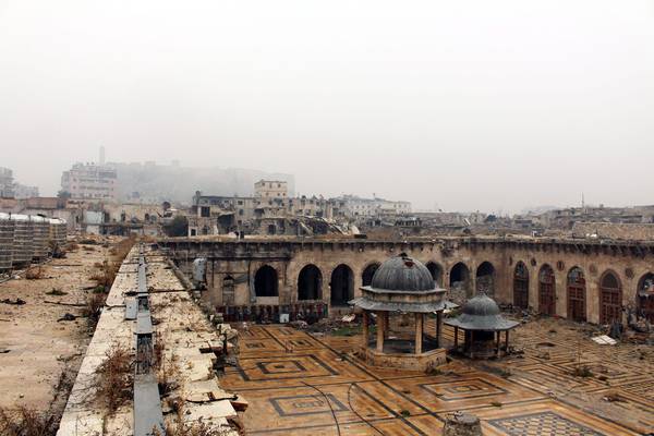 Danni nel vecchio suq di Aleppo