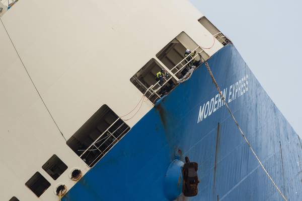 Francia: recuperato il cargo alla deriva, prua su Bilbao