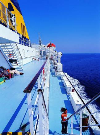 Traghetti: su Corsica Ferries sconti del 50%