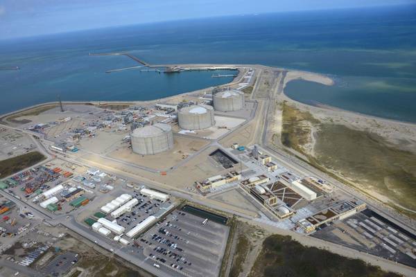 Energia: a Dunkerque la prima nave di gas naturale (Lng)