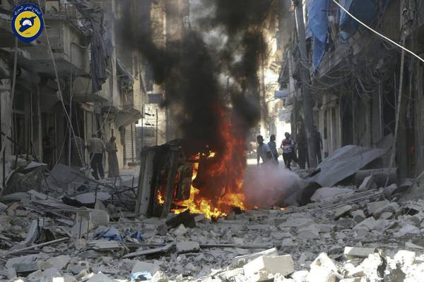 Conseguenze di bombardamenti ad Aleppo