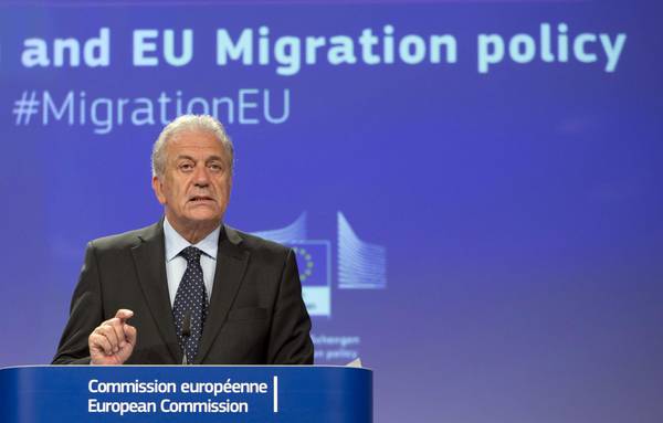 Il commissario europeo per le migrazioni, gli affari interni e la cittadinanza, Dimitris Avramopoulos
