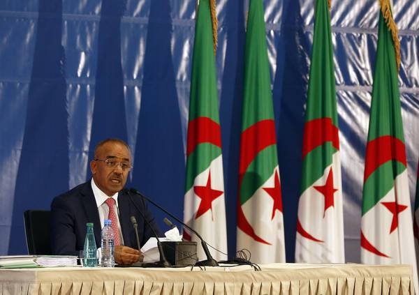 Il ministro degli Interni algerino, Noureddine Bedoui