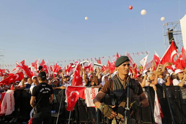 La marcia dell'opposizione guidtata dal Chp alla sua ultima tappa a Istanbul