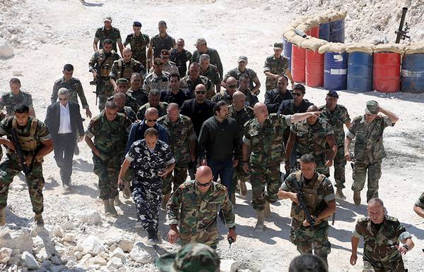 Siria: Isis, miliziani evacuati arrivano nell'est del Paese