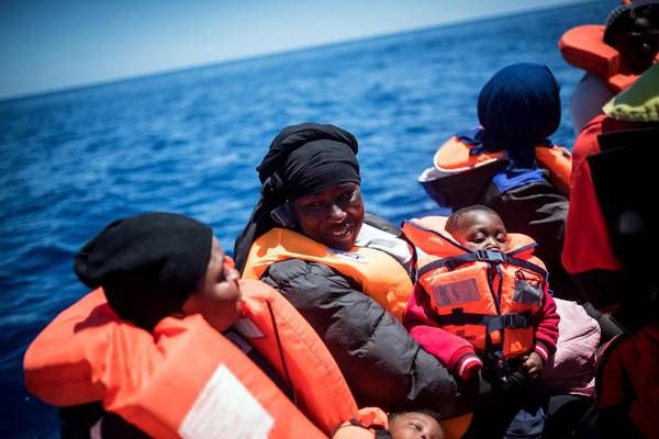 Sea Watch, 'soccorse 65 persone'