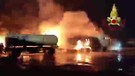 Bruciato nella notte deposito di vetture a Milano(ANSA)