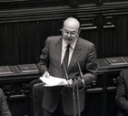 Il presidente del consiglio, Bettino Craxi, fra Giulio Andreotti e Giovanni  Spadolini © ANSA
