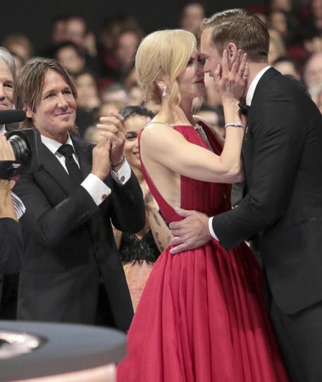 Il bacio tra Nicole Kidman e Alexander Skarsgard © AP