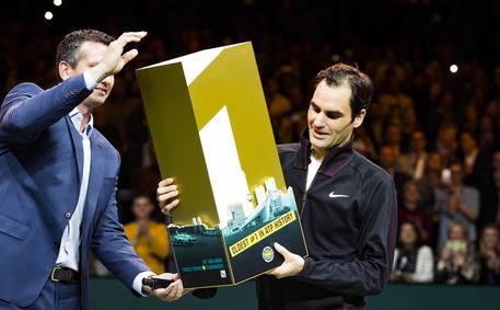 Federer riscrive la storia, a 36 anni torna n.1 del mondo © EPA