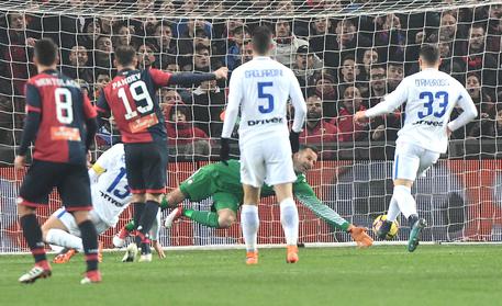 Genoa-Inter, il gol del 2-0 di Goran Pandev © ANSA