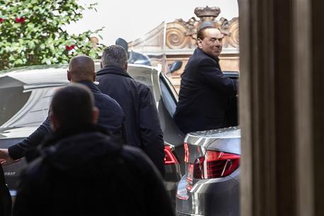 Silvio Berlusconi entra a Palazzo Grazioli per il vertice del centrodestra © ANSA
