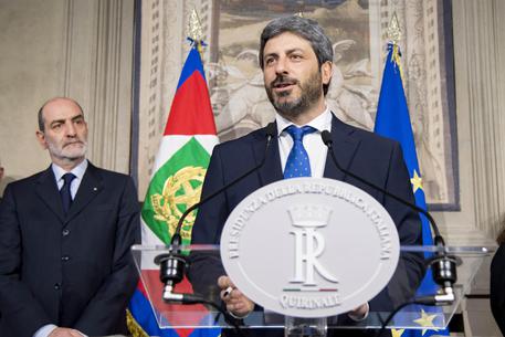 Il Presidente della Camera dei deputati, Roberto Fico, al termine del colloquio con il Presidente  Sergio Mattarella © ANSA