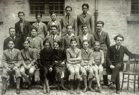 Fellini con in suoi compagni di liceo , anno scolastico 1936-37 © ANSA