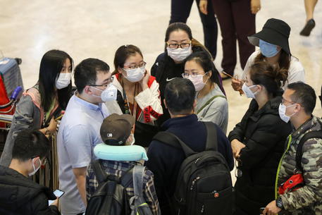 Chinese tourists stranded in Manila after travel ban to China due to coronavirus © EPA