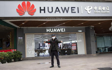 5G: Johnson pronto a bandire Huawei da rete britannica © 
