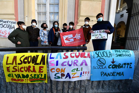 ITALY PROTEST STUDENT AGAINST DAD © ANSA