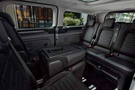 Ford Tourneo Custom tra comfort e tecnologia